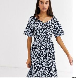 VERO MODA | NWT | Night Sky Floral Dress